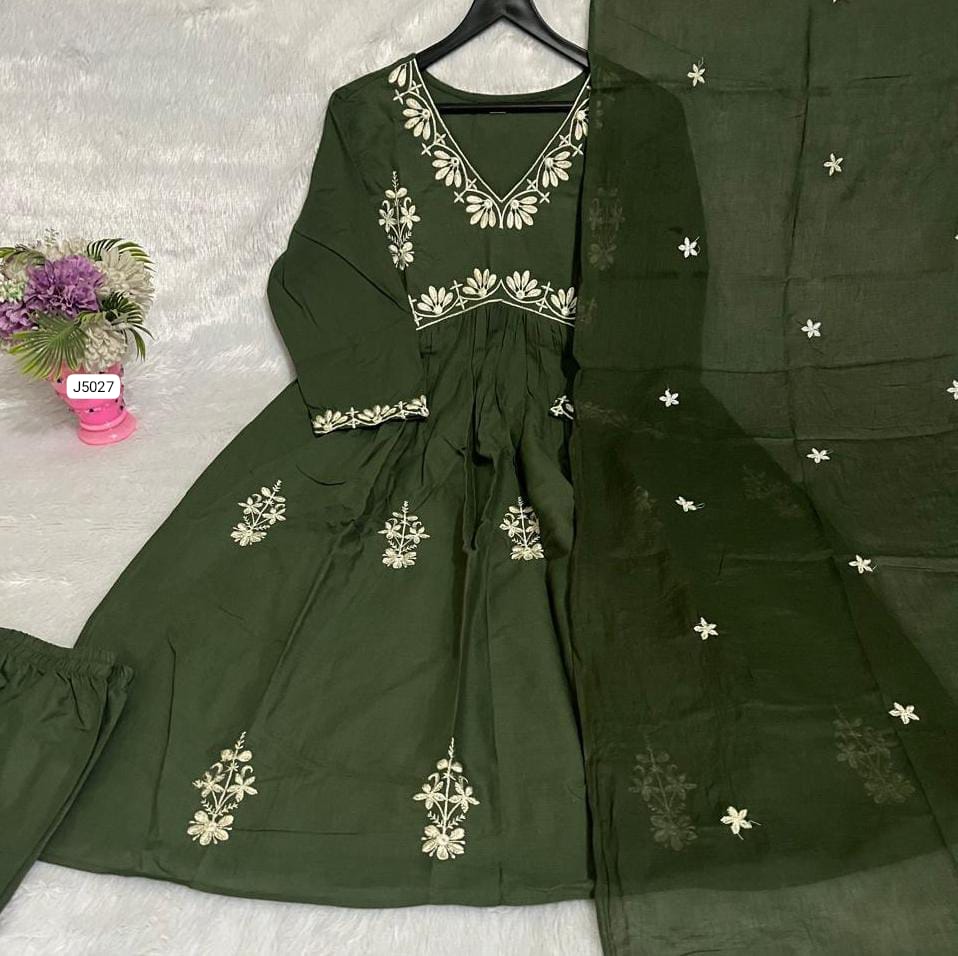 Beautiful Heavy embroidery on kurti and dupatta