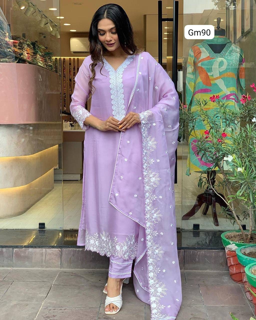 Elegant Lavender Embroidered Kurti Set