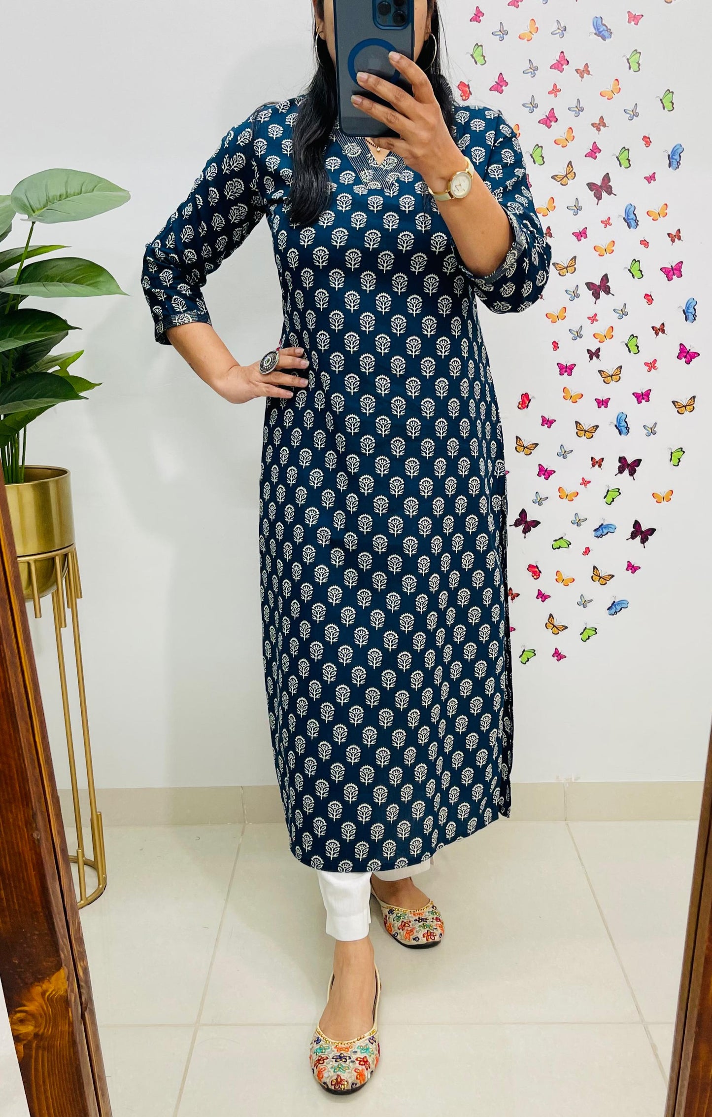 Beautiful V-Neck Pattern Kurti & Pant Set