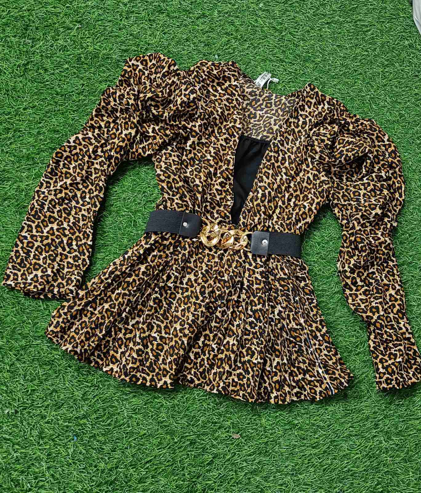 Stylish Leopard Print Top with Belt!