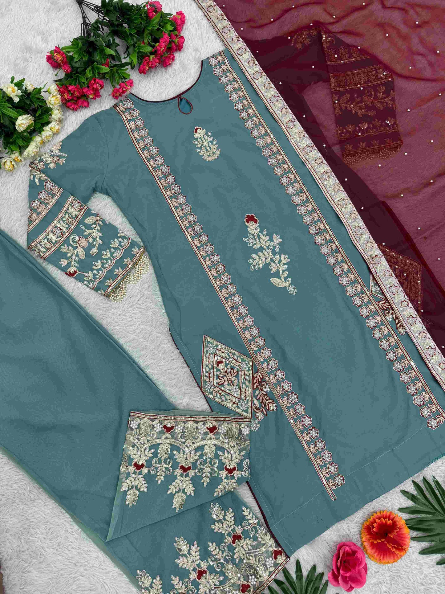 Exquisite Designer Suit Set – 2025 Premium Collection