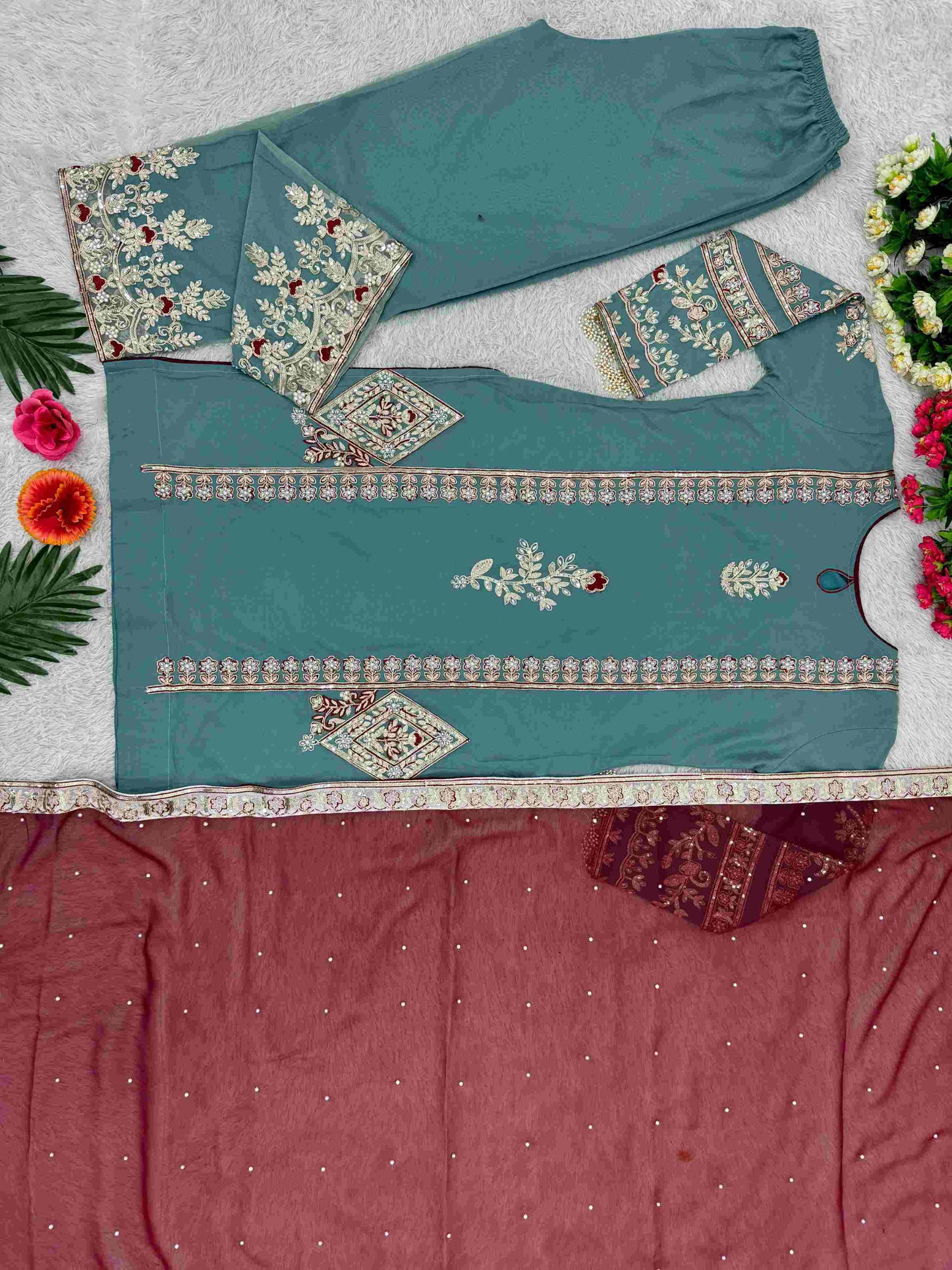 Exquisite Designer Suit Set – 2025 Premium Collection