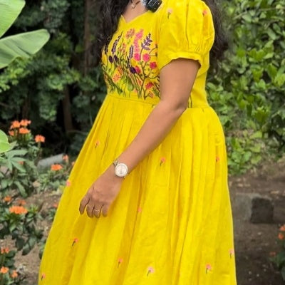 Elegant Golden midi dress