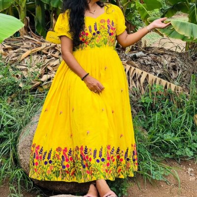 Elegant Golden midi dress