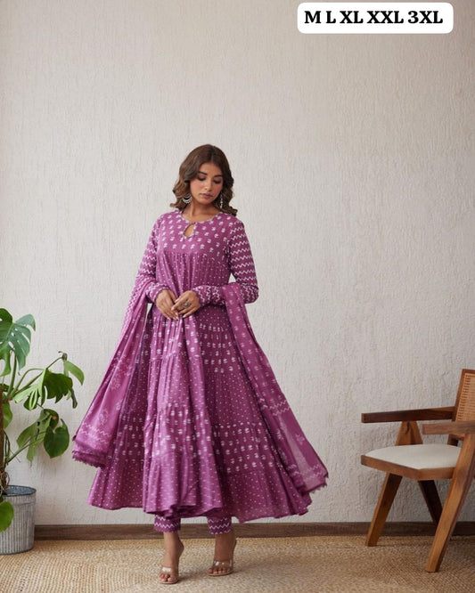 New Kurta with hand work detailing on yoke and lace